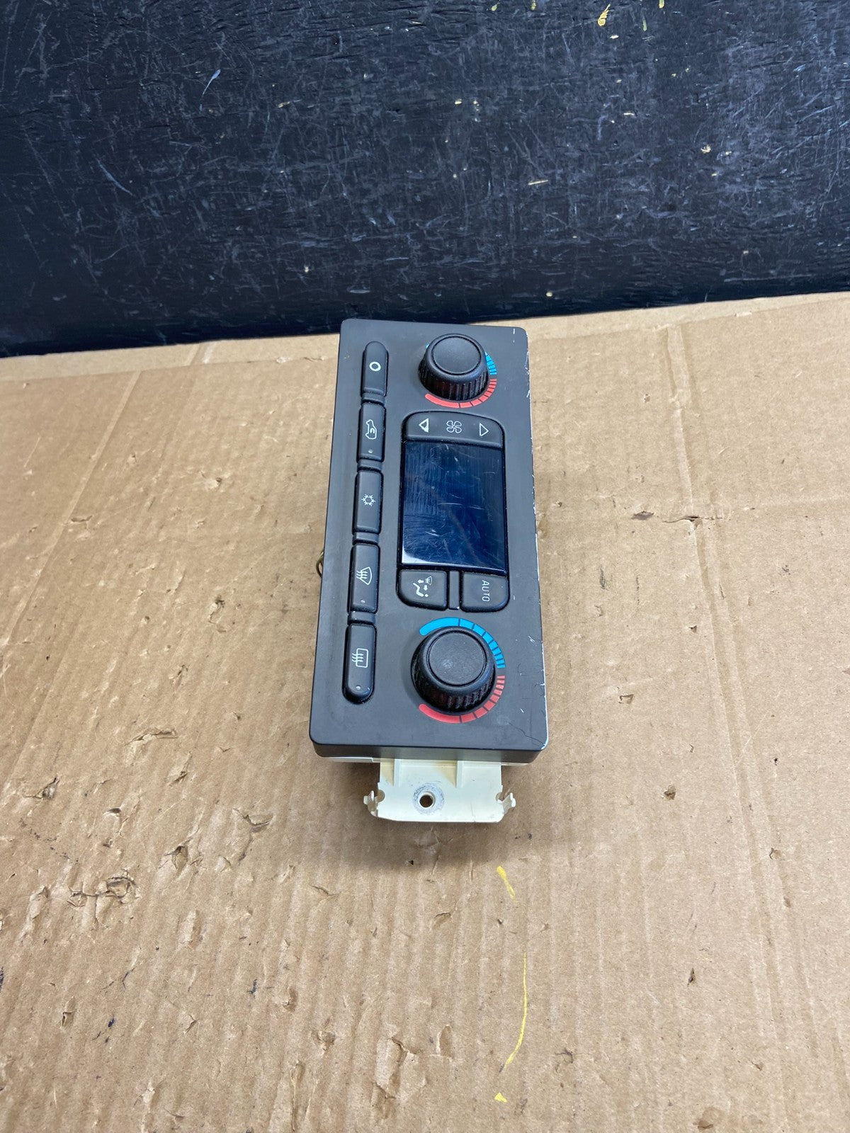 2003 to 2006 Chevrolet Silverado HVAC Heater Climate Control Module AD2003 DG2