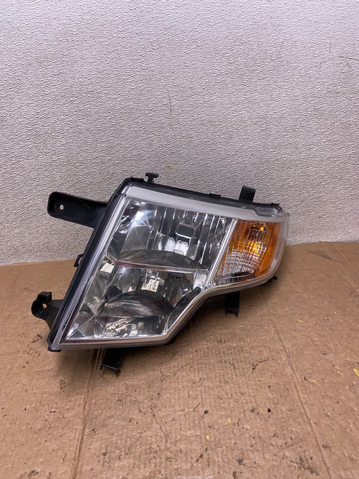 2007 to 2010 Ford Edge Left Driver Side Halogen Headlight AA35650