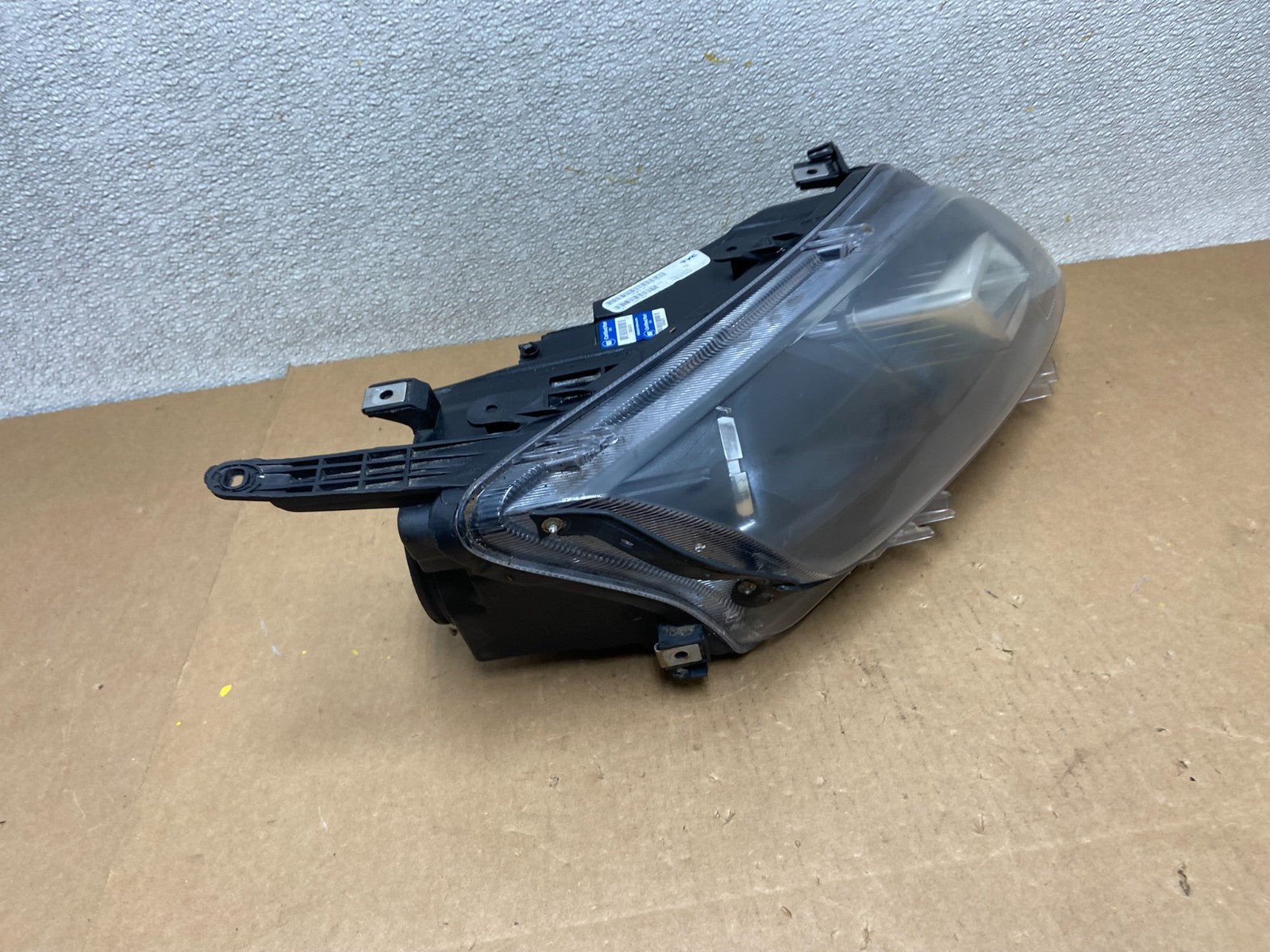 2010 2011 2012 Ford Fusion Right Passenger RH Headlight Halogen TYC Z6795 DW2