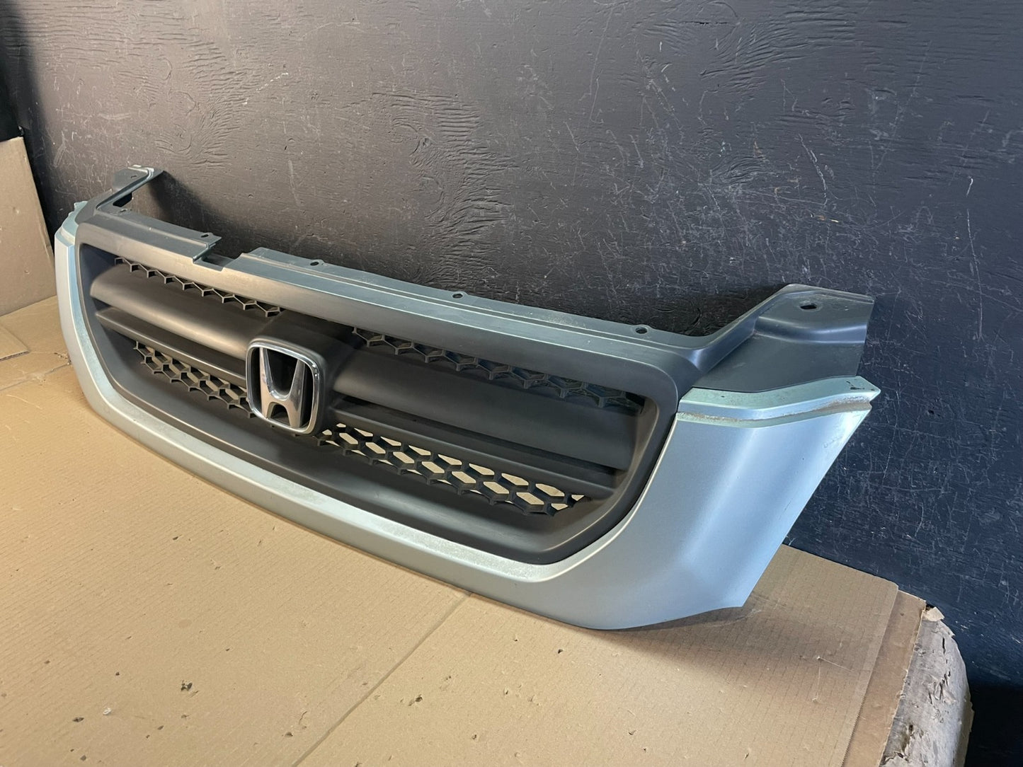 2003 2004 2005 Honda Pilot Front Upper Grill Grille AE3578 DG1