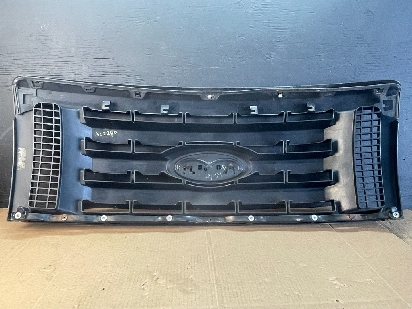 2009 to 2012 Ford F150 Front Upper Grill Grille Chrome AC2260 DG5