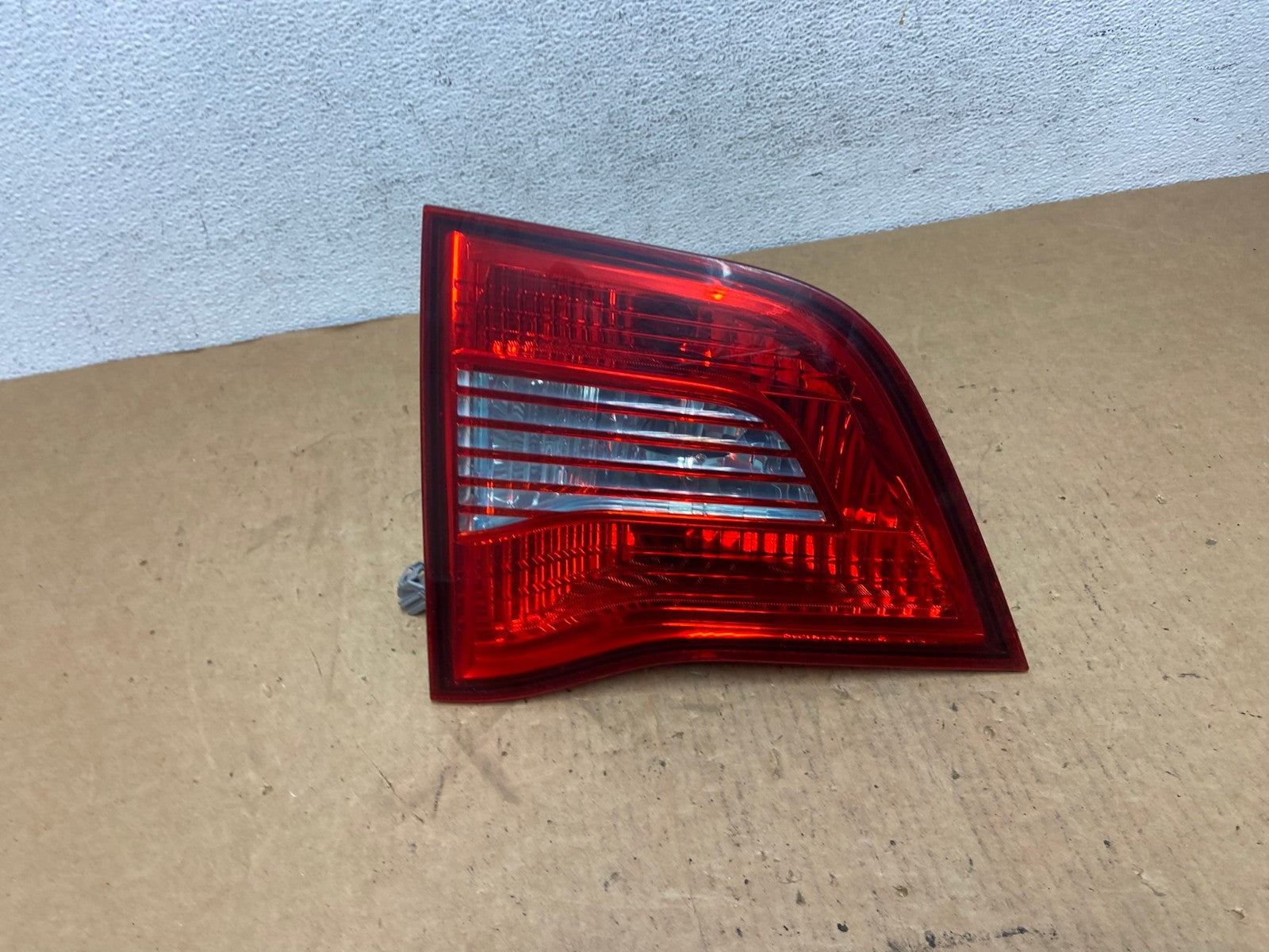 2009 - 2014 Volkswagen Routan Left Driver LH Side Inner Tail Light AD4758 LK0
