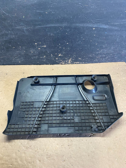 2004 to 2006 Mazda 3 DOHC 16 VALVE Engine Shield Top Cover Oem s3407 DG5