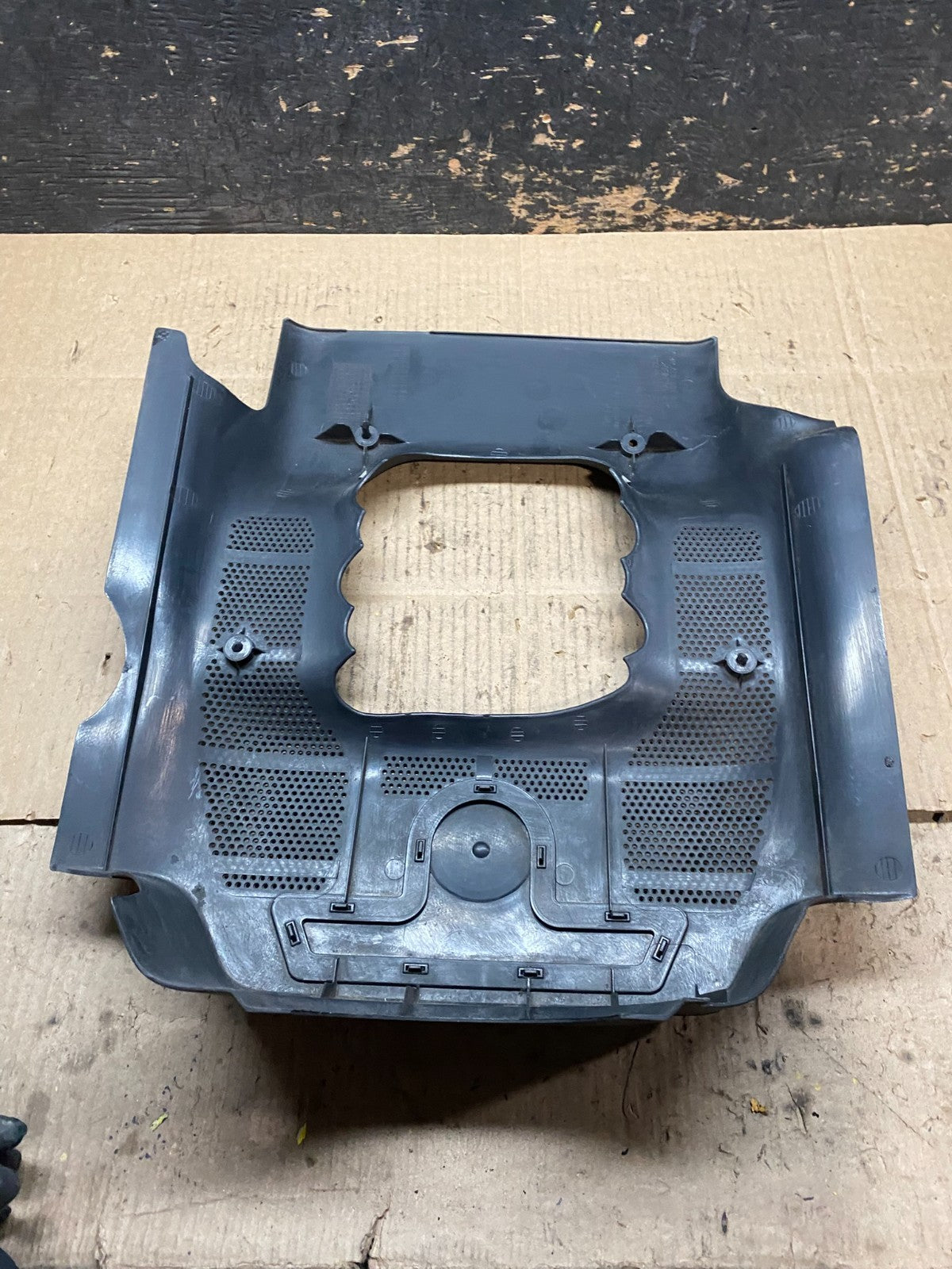 2001 to 2005 Volkswagen Passat 2.8 V6 Engine Motor Cover Oem X9602 DG5