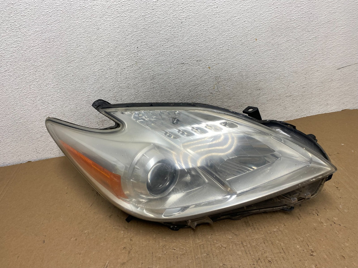 2010 - 2011 Toyota Prius Right Passenger Rh Halogen Headlight AD8124 DW0
