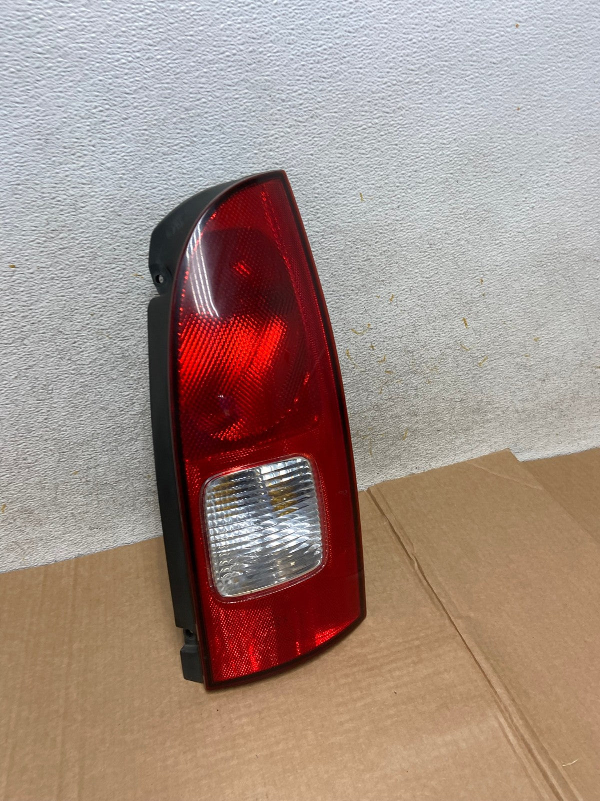 2001 to 2002 Nissan Quest Right Passenger Rh Side Tail Light AI3730 LK2