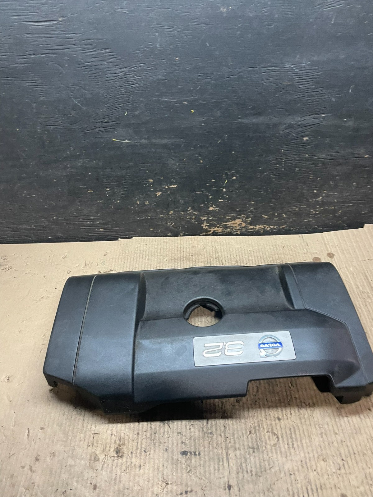 2007 to 2014 Volvo XC90 OEM 3.2L Upper Top Engine Motor Dust Cover Oem v4112 DG1
