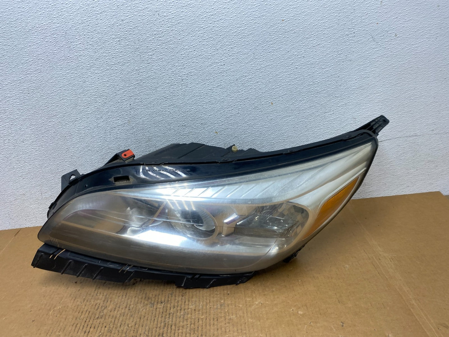 2013 2014 2015 Chevrolet Malibu Headlight Projector Left Driver Side AE03830