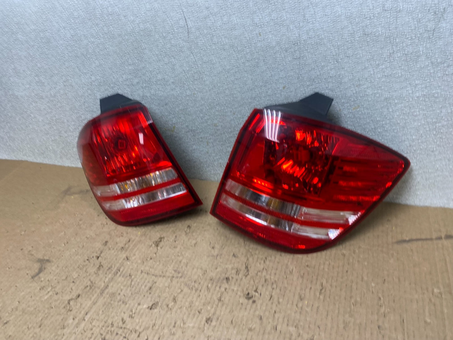 2009 2010 2011 Dodge Journey Left+Right Tail Lights Oem W5493 DW1