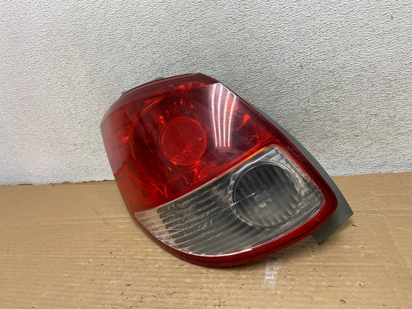 2003-2004 Toyota Matrix Left Driver LH Side Tail Light AG9072 LK2