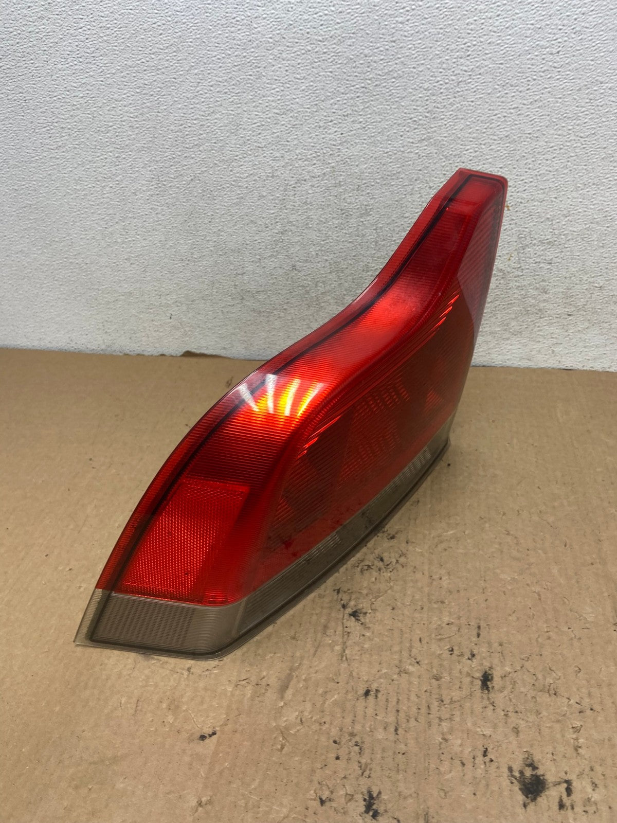 2001 to 2004 Volvo S60 Left Driver LH Side Tail Light AG2352 LK2