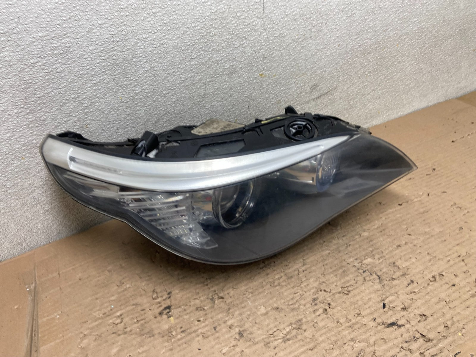 2008 to 2010 Bmw 5 Series 535I 550I AFS Xenon Hid Right Headlight Oem AA9736 DW2