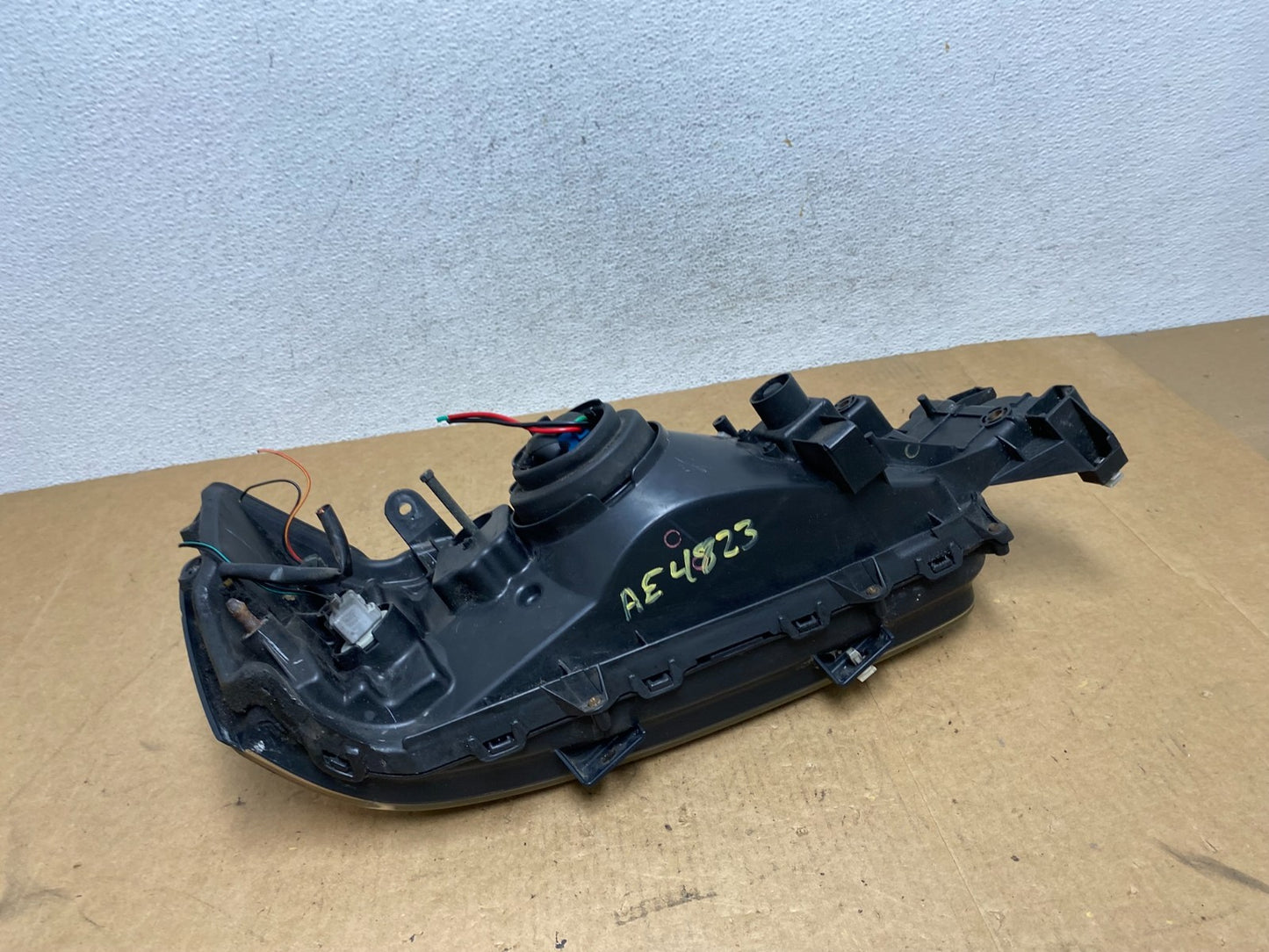 2003 2004 Subaru Forester Left Driver LH Headlight Halogen AE4823 DW7
