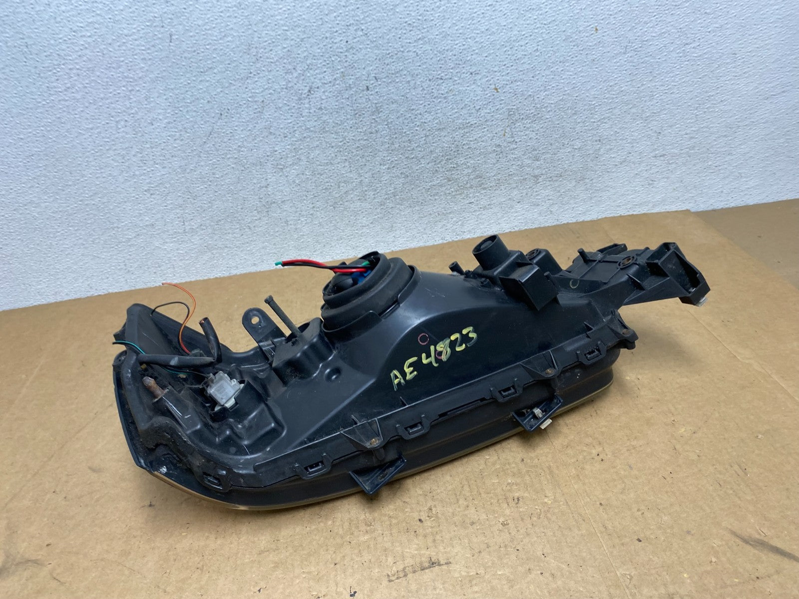 2003 2004 Subaru Forester Left Driver LH Headlight Halogen AE4823 DW7
