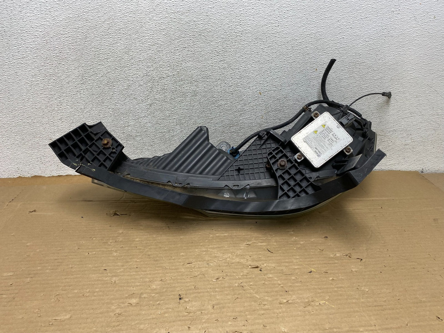 2009 to 2011 Acura TL Headlight Right Passenger Side Xenon HID AG8216 DW5