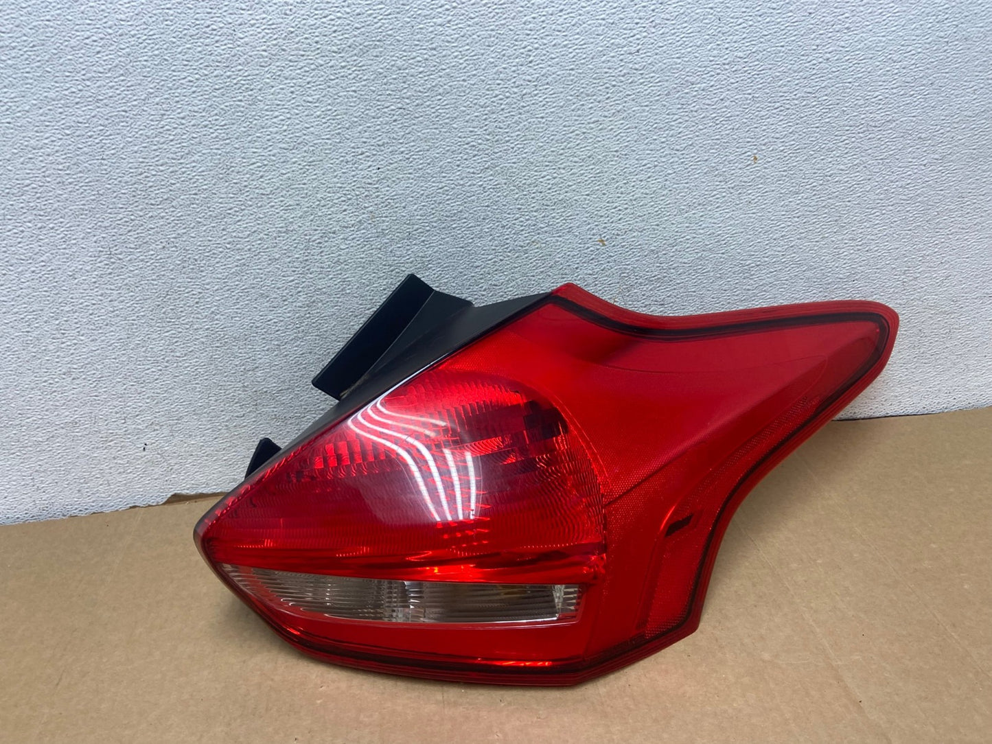 2015 to 2018 Ford Focus Tail Light Hatchback Right Passenger Side AG1965 LK0
