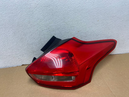 2015 to 2018 Ford Focus Tail Light Hatchback Right Passenger Side AG1965 LK0
