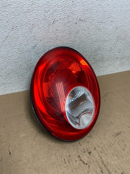 2006 - 2010 Volkswagen Beetle Right Passenger RH Side Tail Light ae6080 DG2