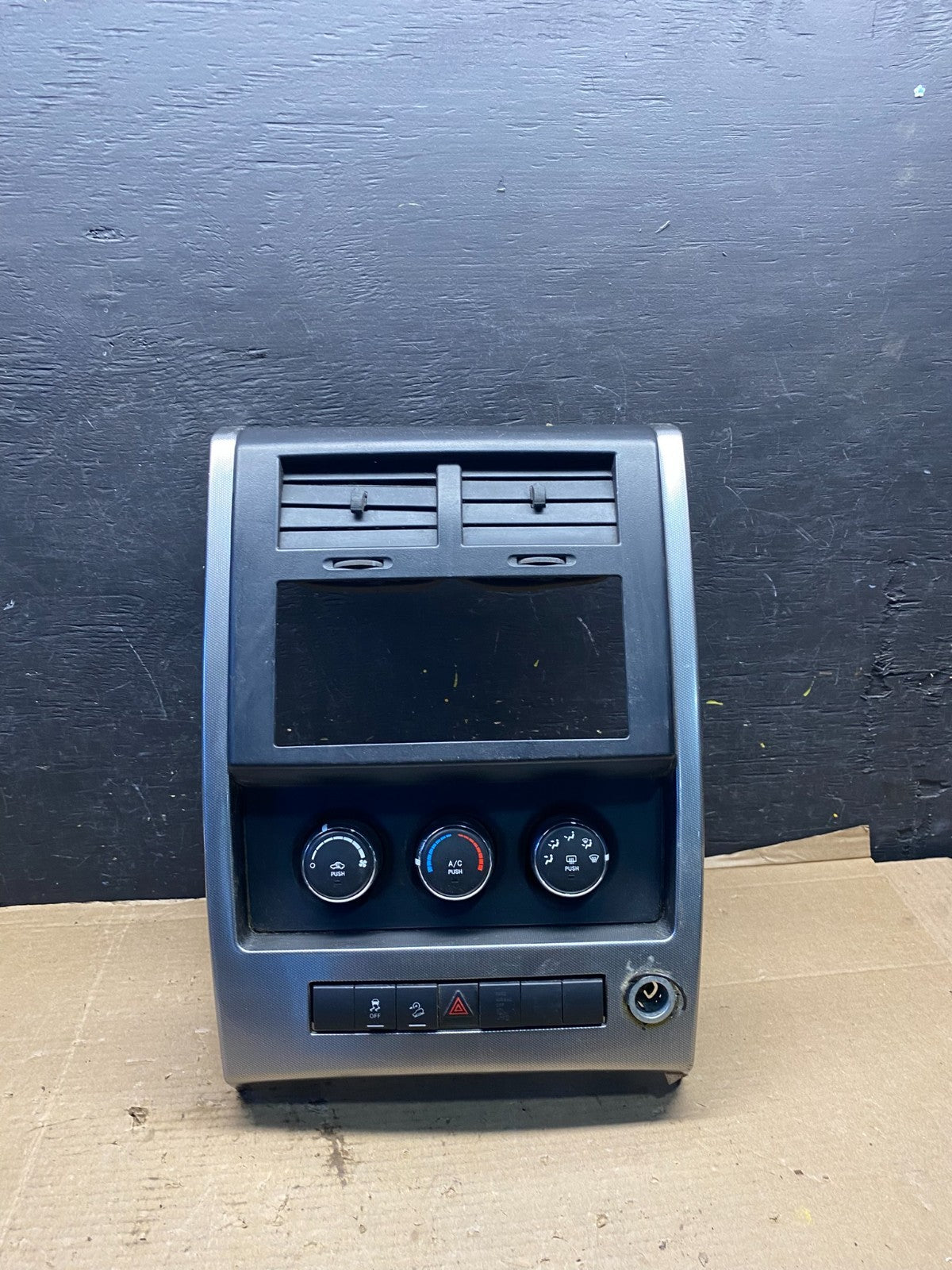 2008 to 2012 Jeep Liberty Dash Climate Temperature Control Radio Bezel R2913 DG0