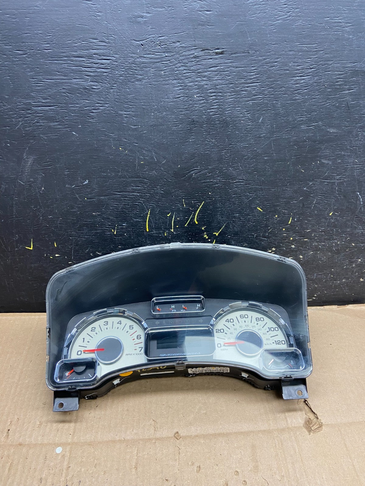 2007 2008 Ford Expedition Speedometer Cluster Gauge y2540 DG0