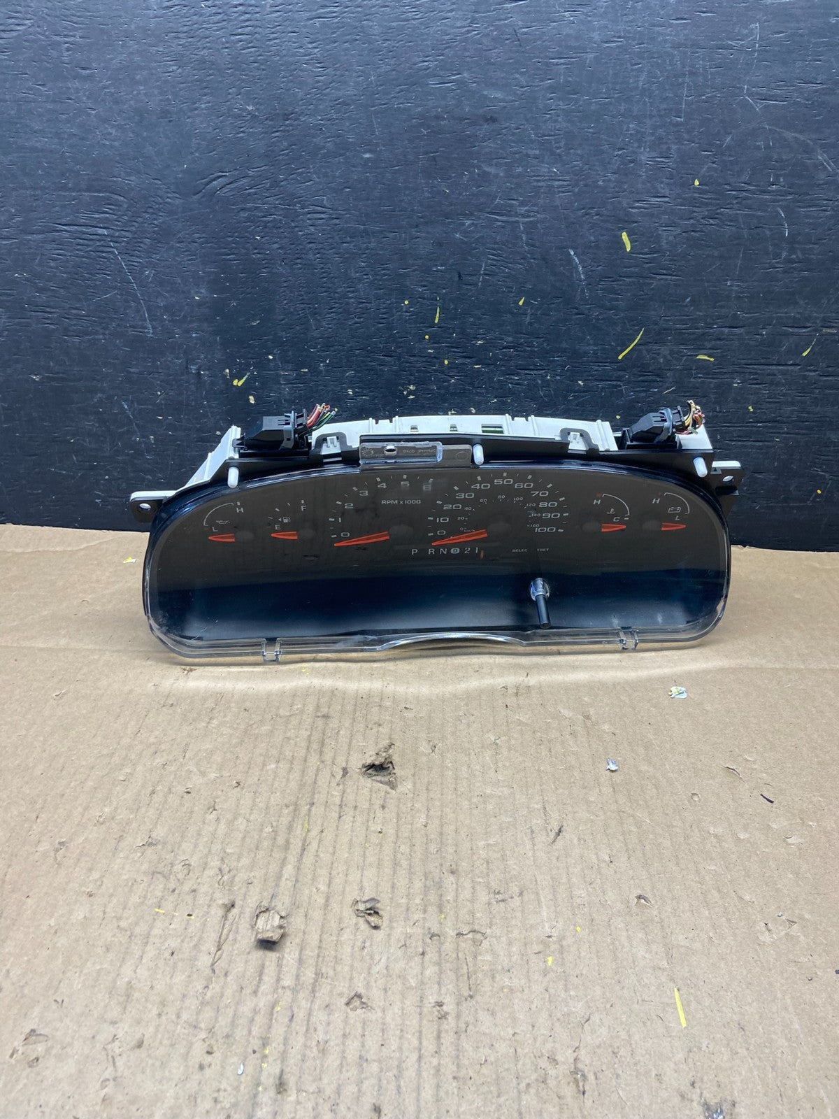 2004 to 2008 Ford E150 E250 Gauge Speedometer Cluster t4832 DG0