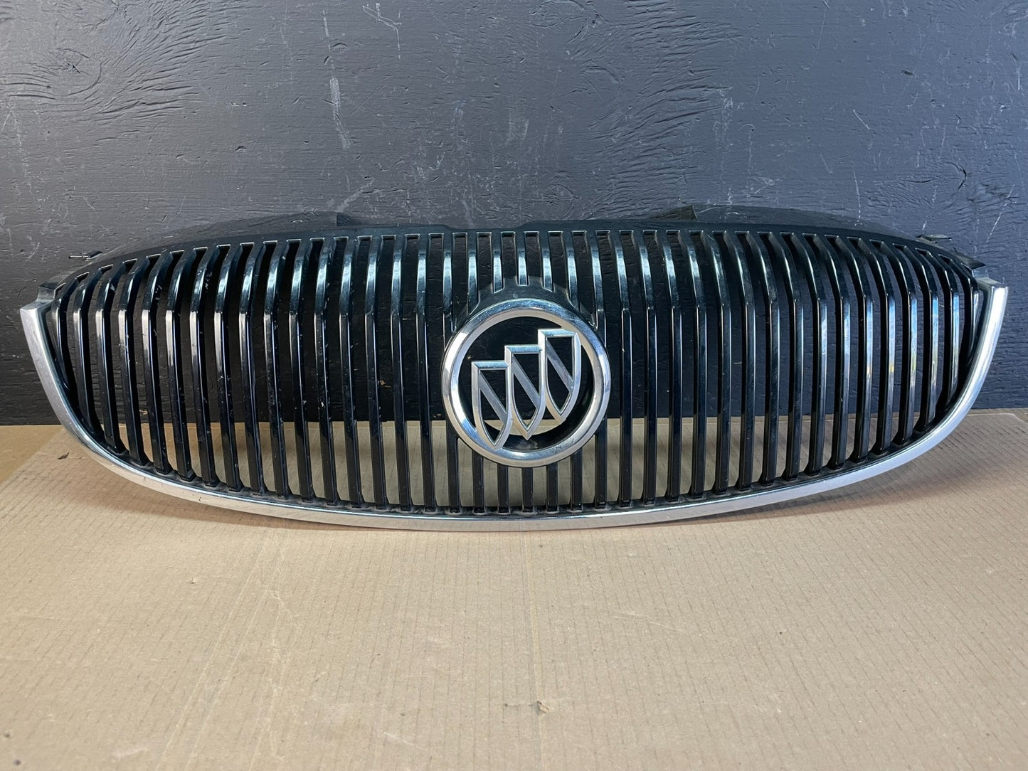 2006 2007 2008 Buick Lucerne Front Upper  Grill Grille OEM  AC1978 DG0