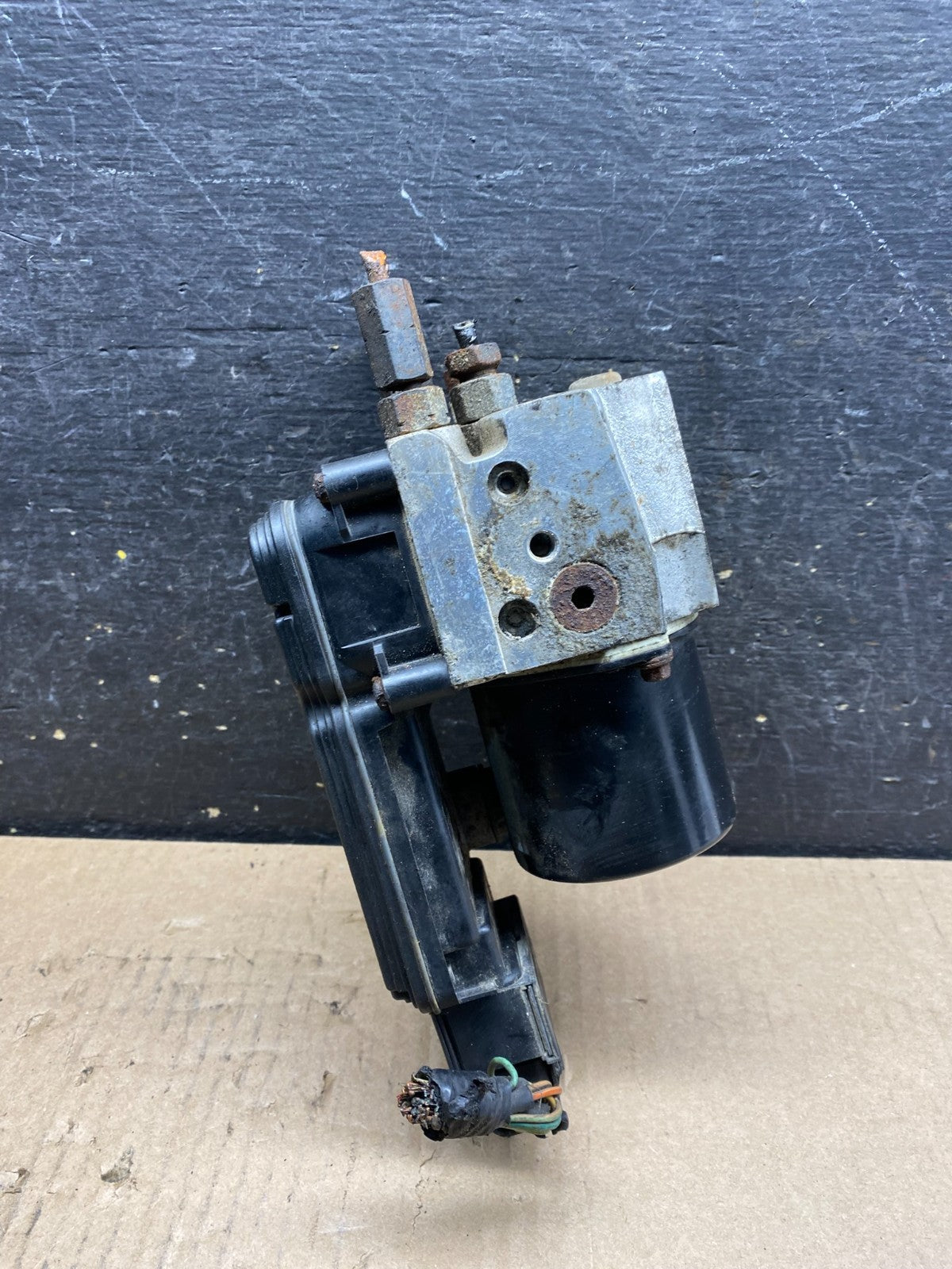 2003 2007 Ford E250 E350 Anti-Lock ABS Antilock Brake Pump U8913 PS1