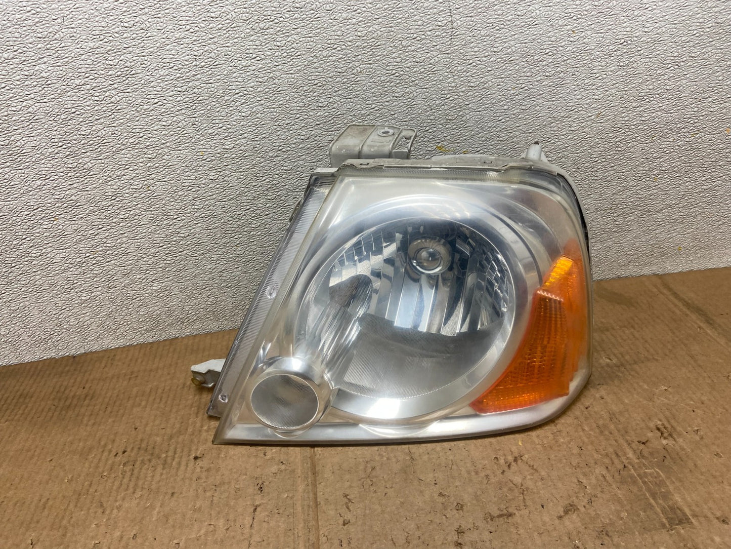 2004 to 2006 Suzuki XL-7 XL7 Left Driver LH Side Halogen Headlight Oem AA6646 DG0