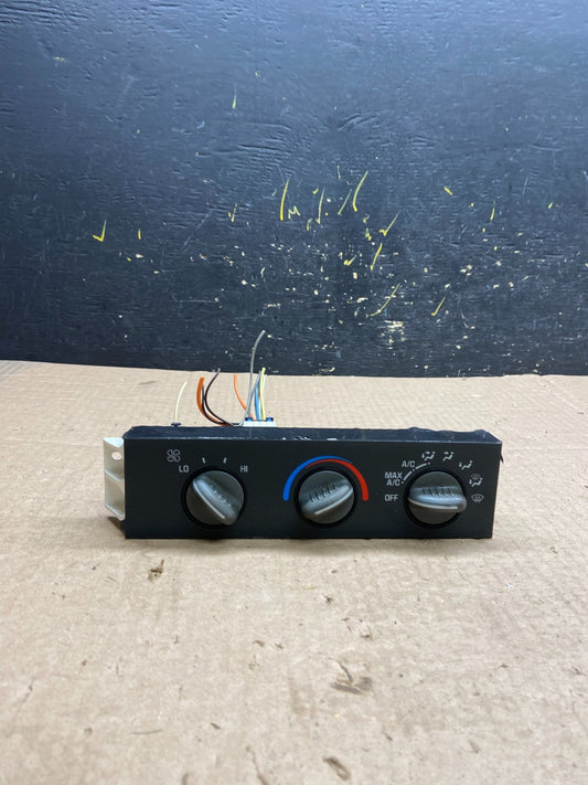 2001 - 2007 GMC Chevrolet Express 1500 Climate Control A/C Z0100 PS0