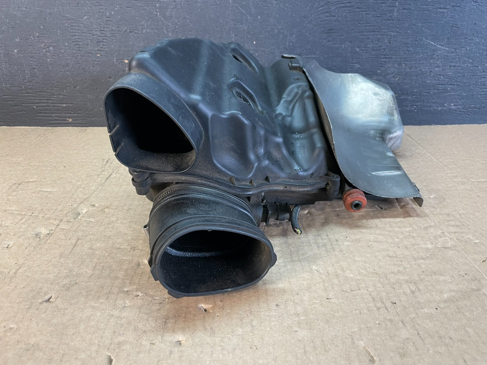 2009-2012 Bmw 7-Ser F01 750i Left Driver Air Filter Cleaner Intake Box AF5381 DG3