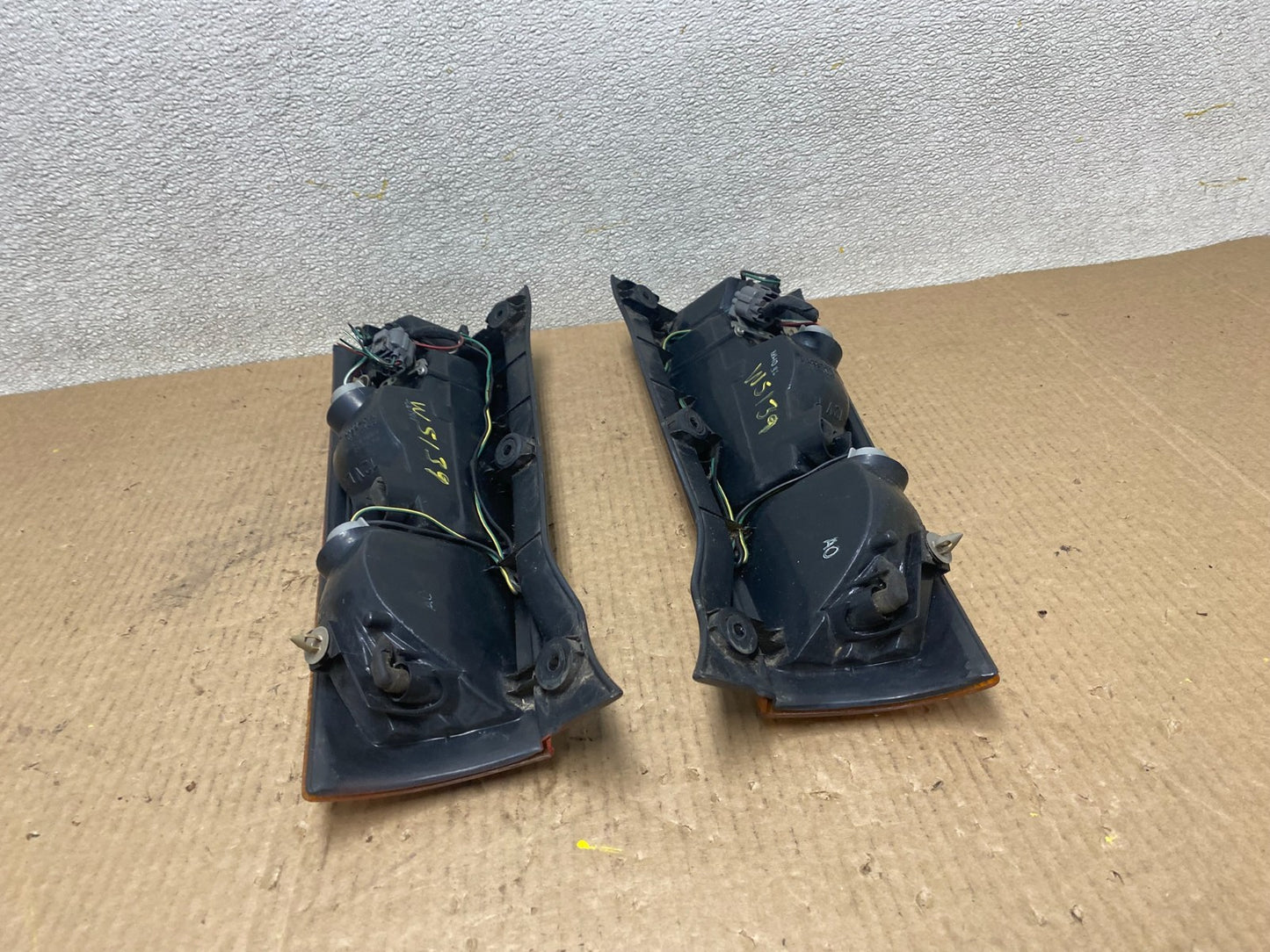 1997 to 2001 Honda Crv Cr-v Left+Right Set Tail Lights W5139 DW11