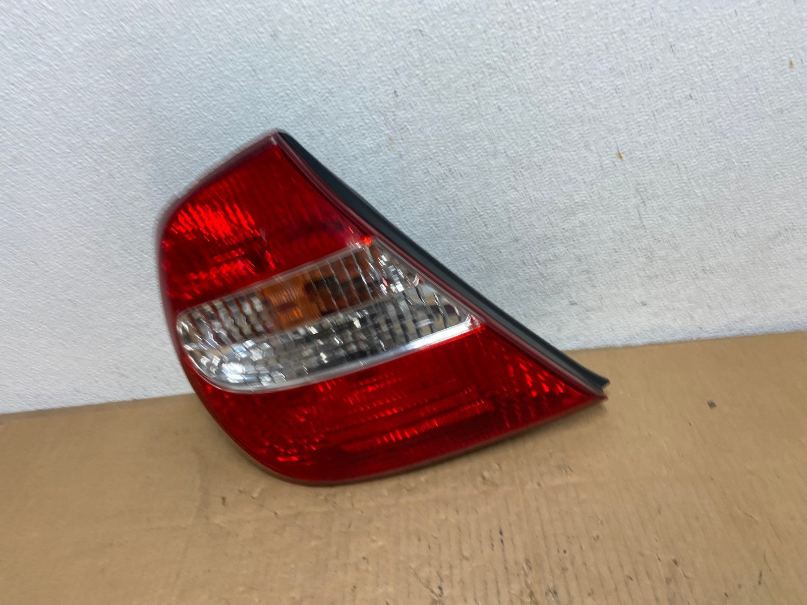 2002 2003 2004 Toyota Camry Left Driver LH Side Tail Light AD0939 LK1