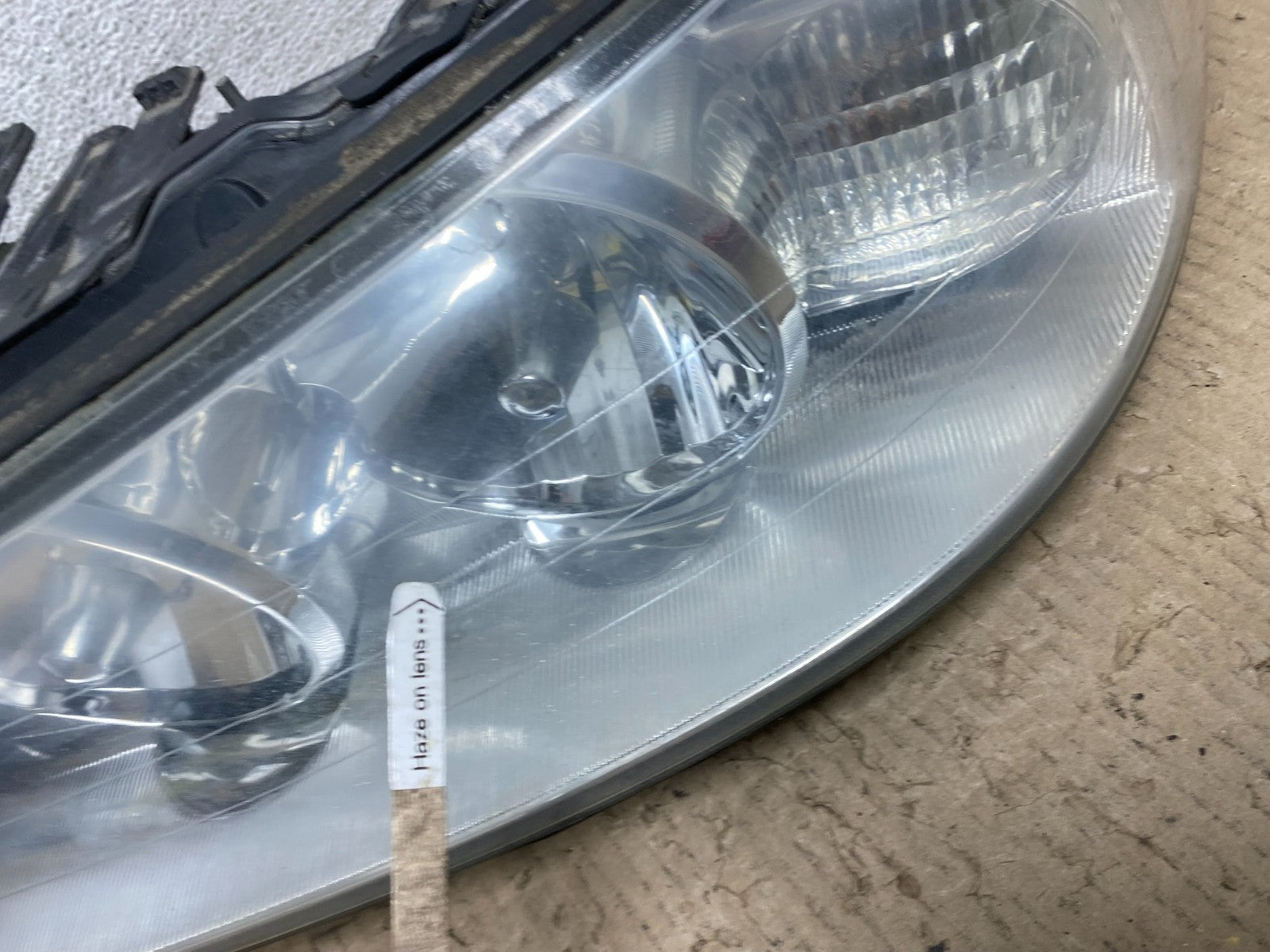2005 to 2011 Lincoln Town Car Left Driver LH Side Headlight AF6062 DW4