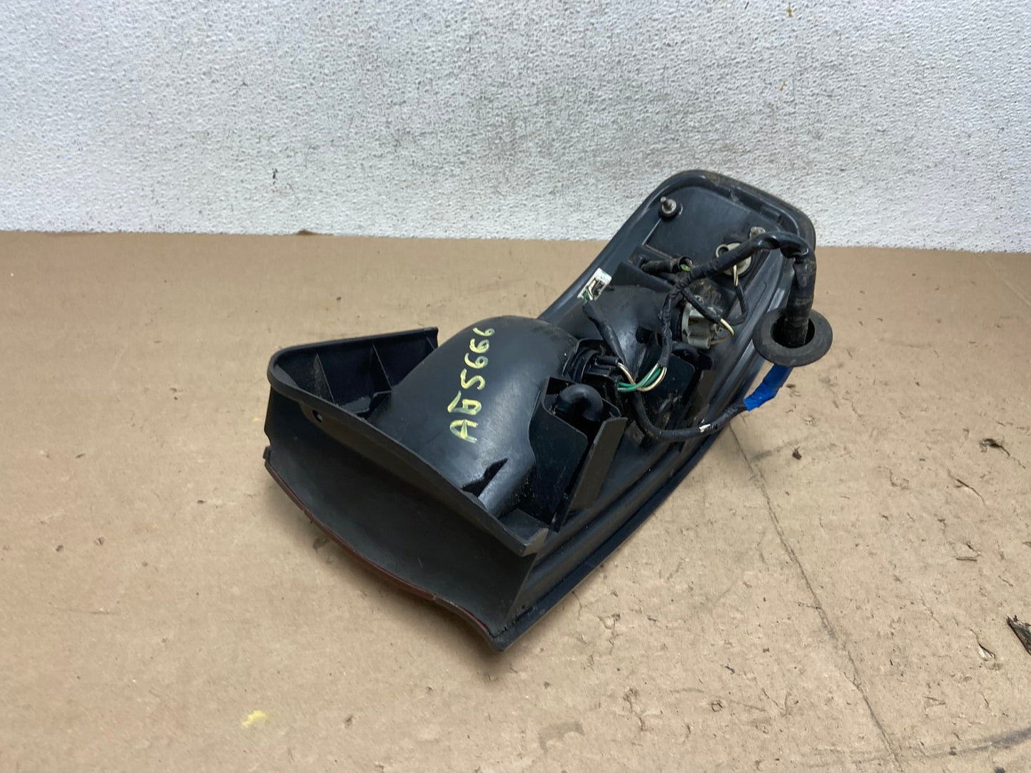 1992 1993 1994 Toyota Camry Left Driver LH Side Tail Light AG5666 LK7