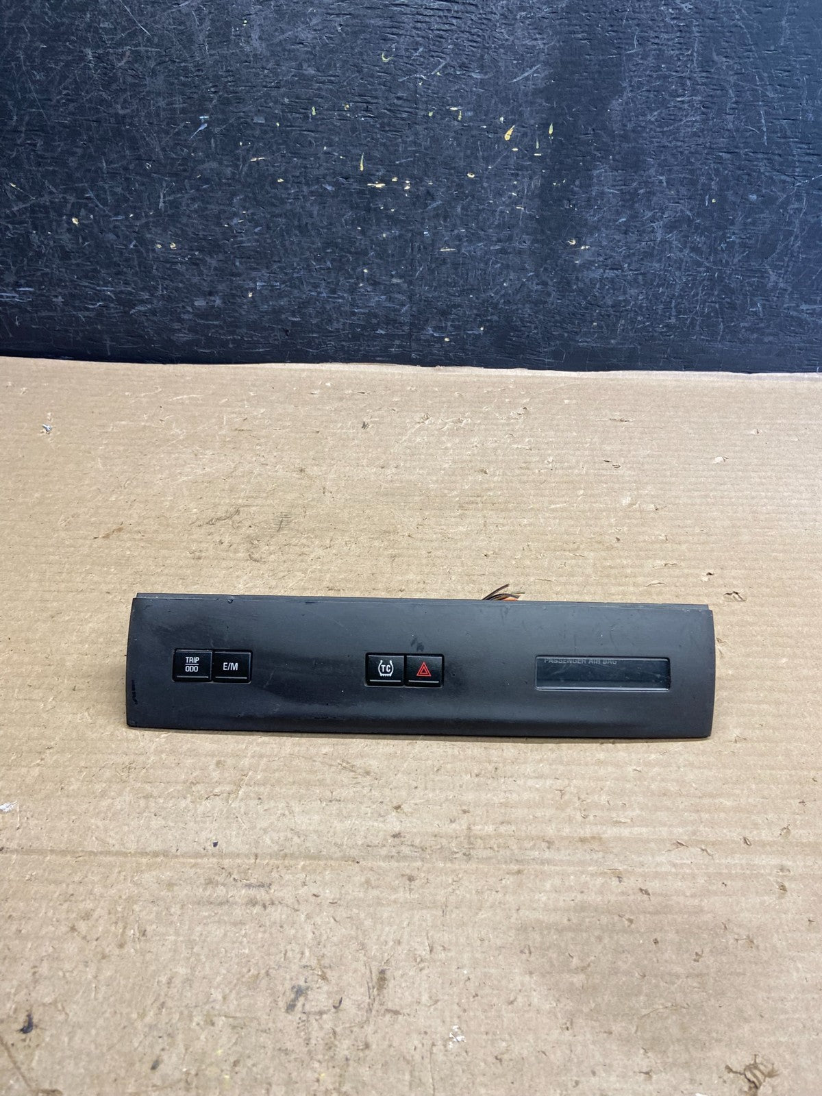 2005 to 2009 Buick Lacrosse Tire Pressure Emergency Hazard Switch Air AH3839 DG0
