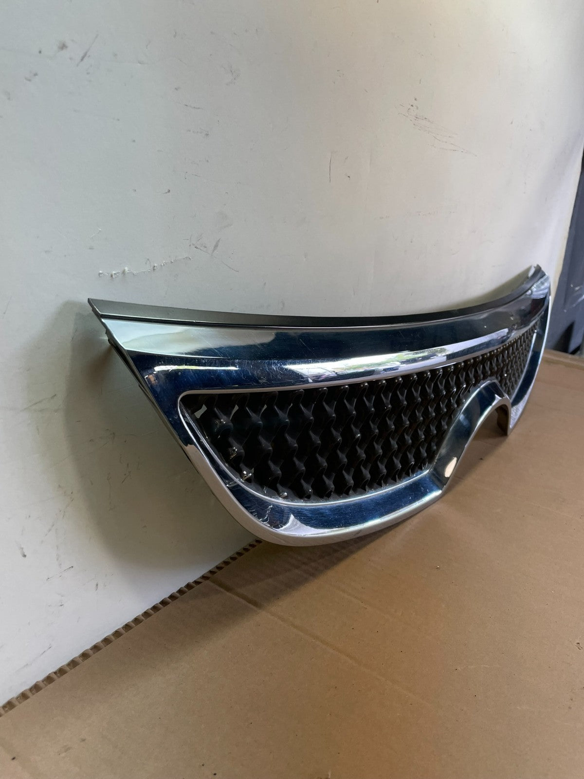 2007 to 2011 Hyundai Veracruz Chrome Grille Grill AH8566 DG2