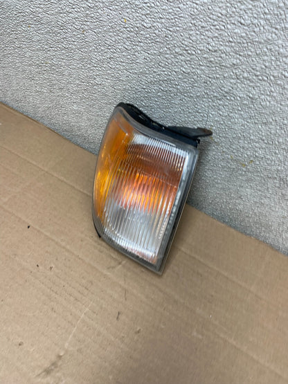 1999 to 2004 Nissan Pathfinder Passenger Corner Park Light Turn Signal AA8656 DW1