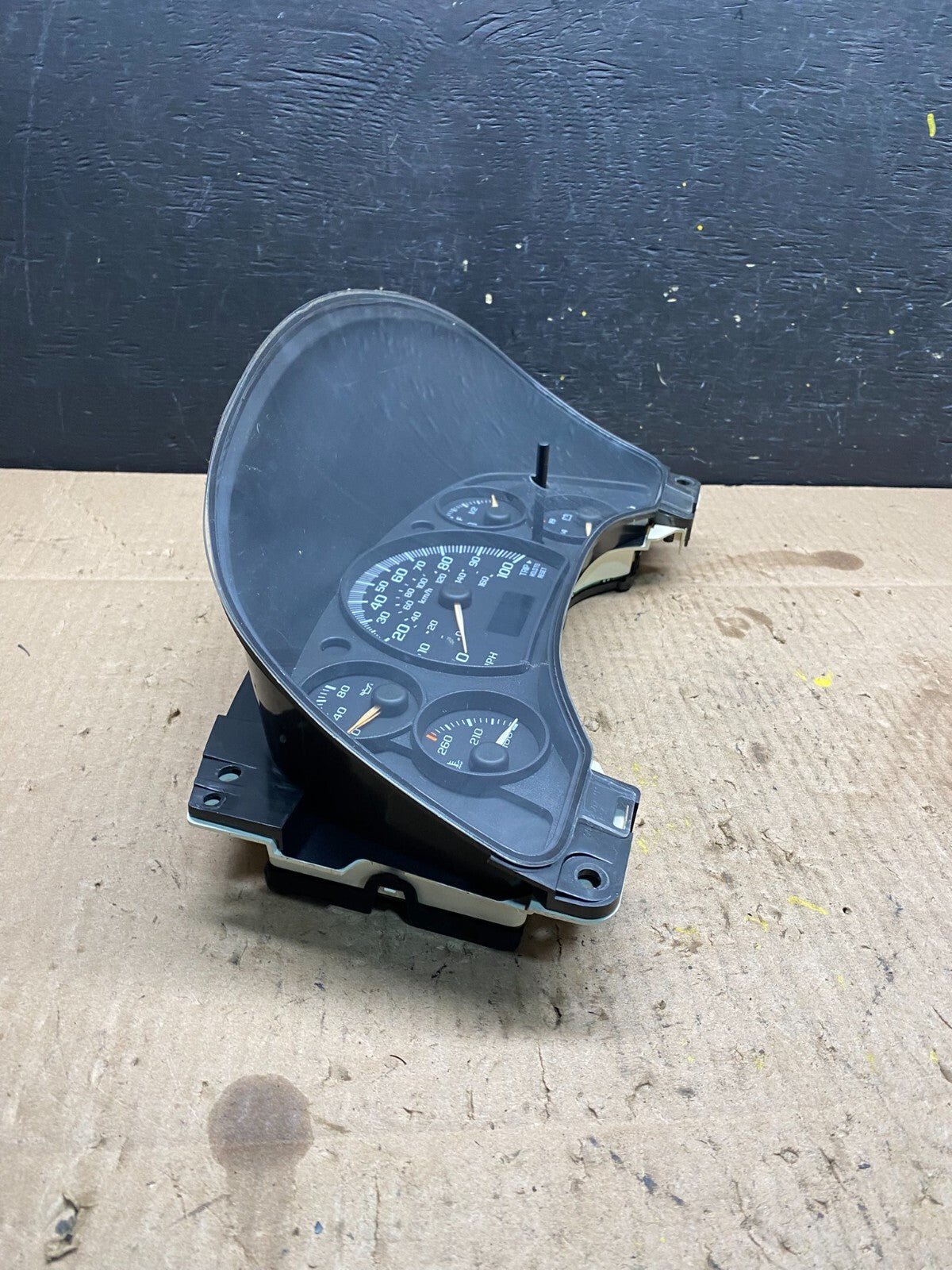 2004 to 2007 Chevrolet Express Speedometer Cluster Gauge M7932 PS1
