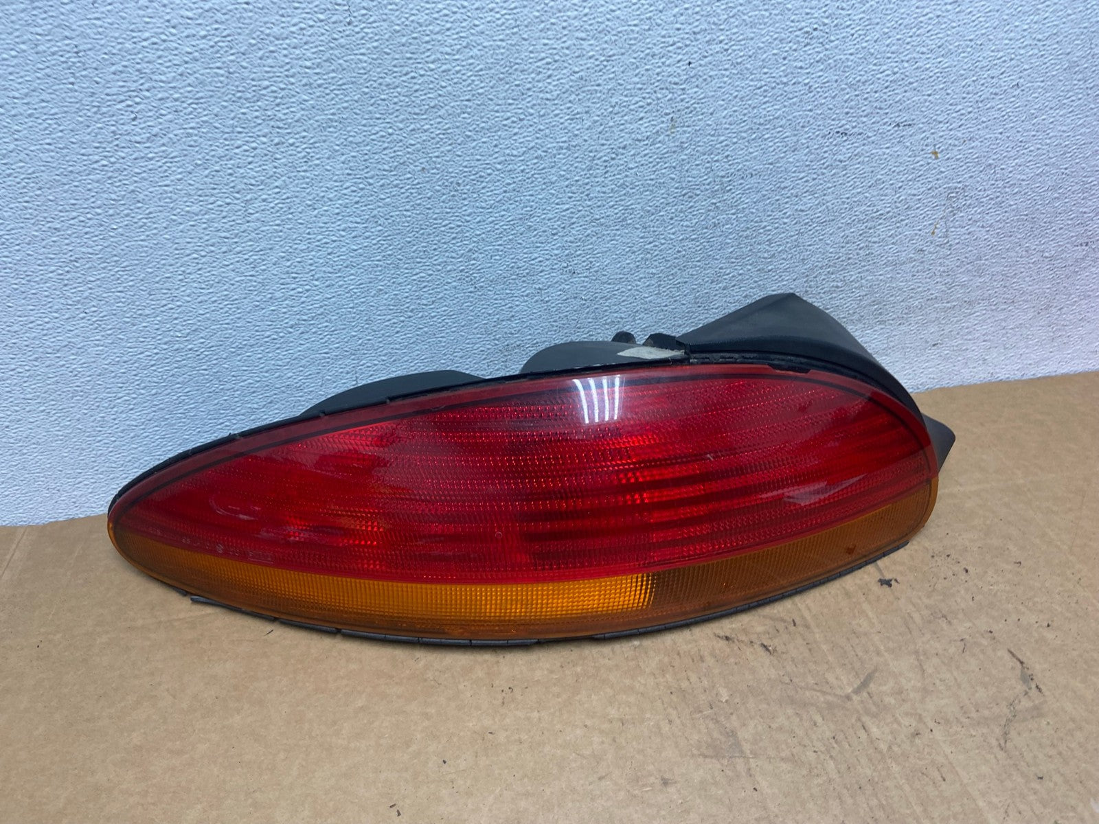 2003-2004 Chrysler Concorde Left Driver LH Side Tail Light AD5499 LK0