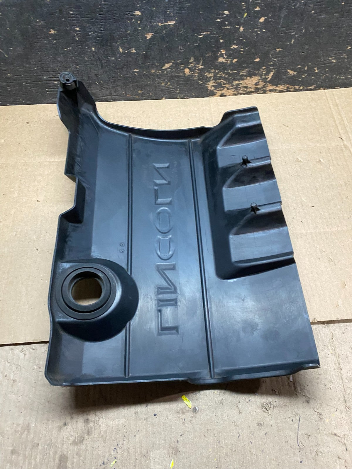 2009 to 2012  Lincoln MKS 3.7L Engine Motor Cover X9573 DG7