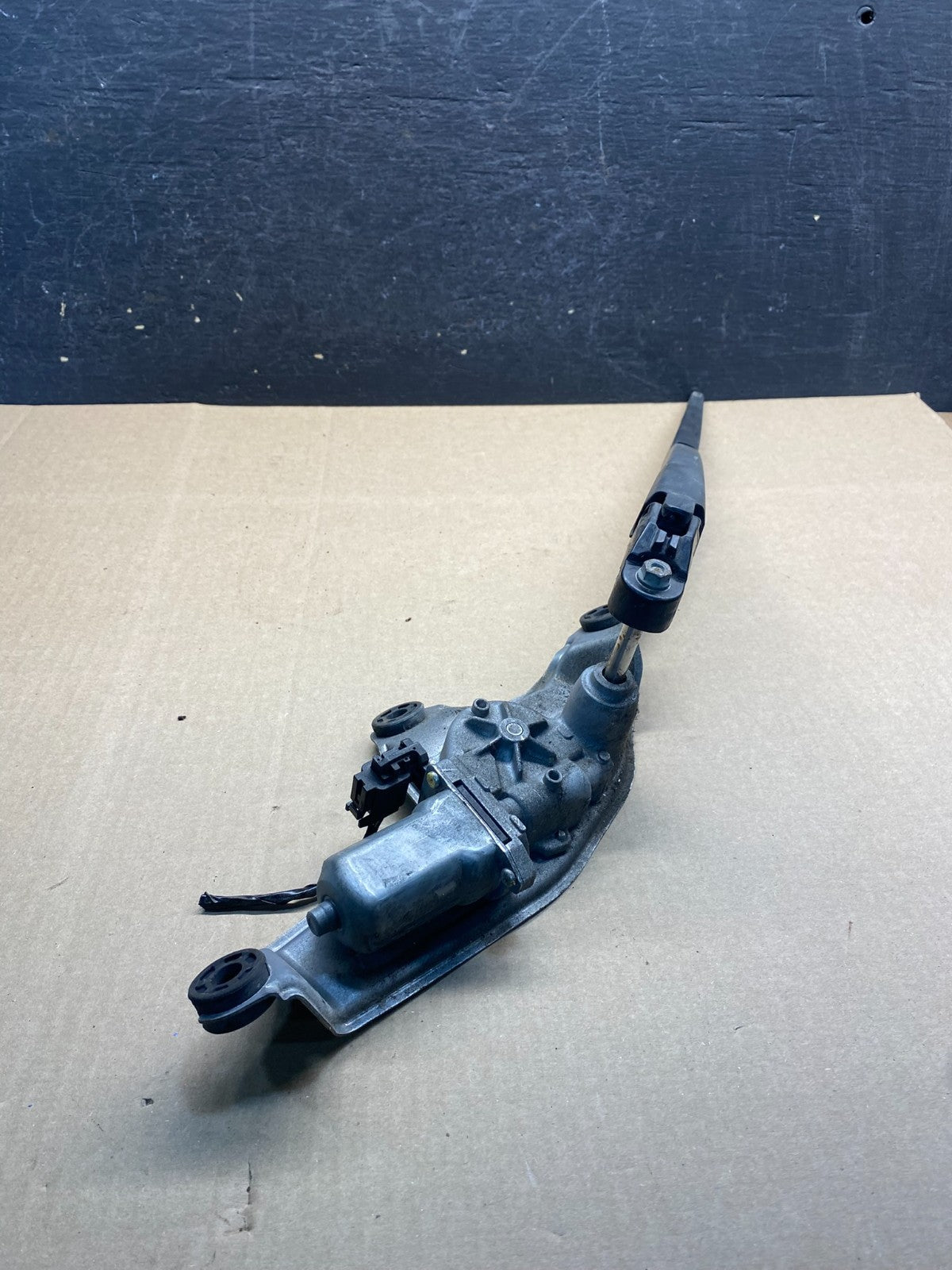 2010 to 2013 Mazda 3 Windshield Rear Wiper Motor AG9630 DG4