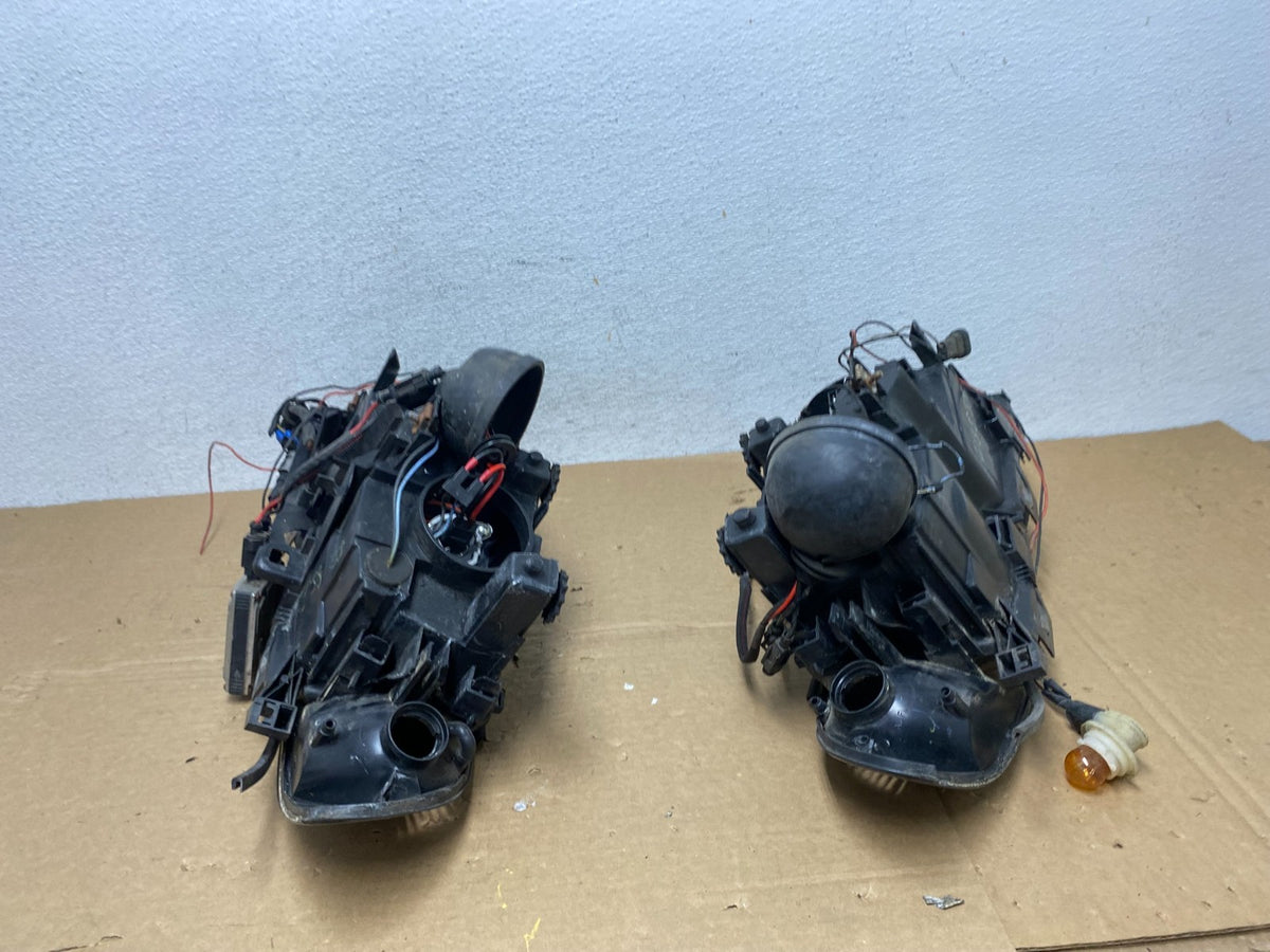 1999 - 2001 BMW E46 3-Series Left+Right Projector Headlight AD3888 DG13