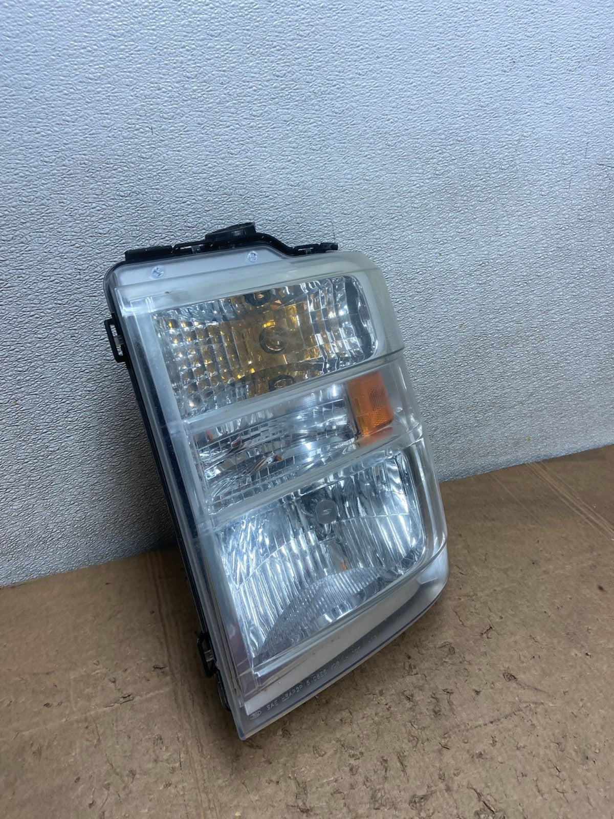 2008-2014 Ford Econoline E150 E250 E350 Left Driver LH Headlight OEM Y8329 DW2