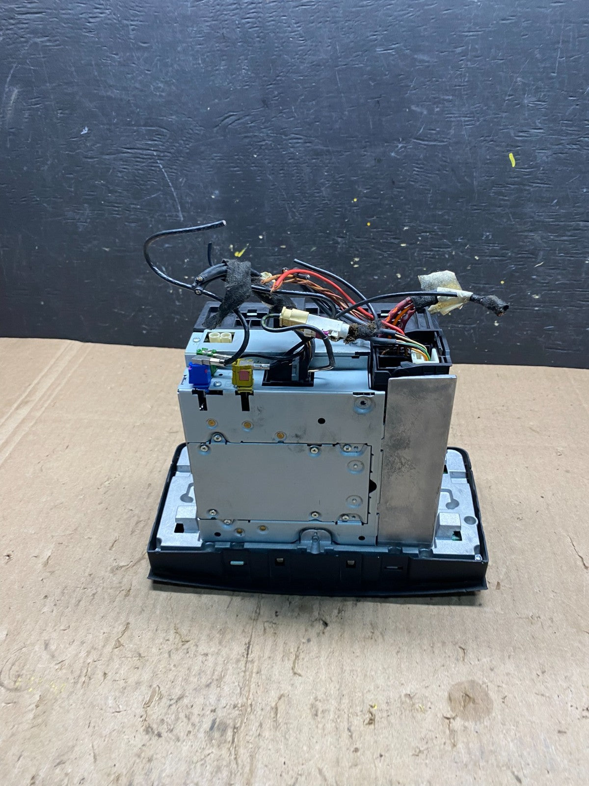 2006 to 2012 Mercedes ML350 GL450 Radio Navigation Screen Display P1649 R DG5