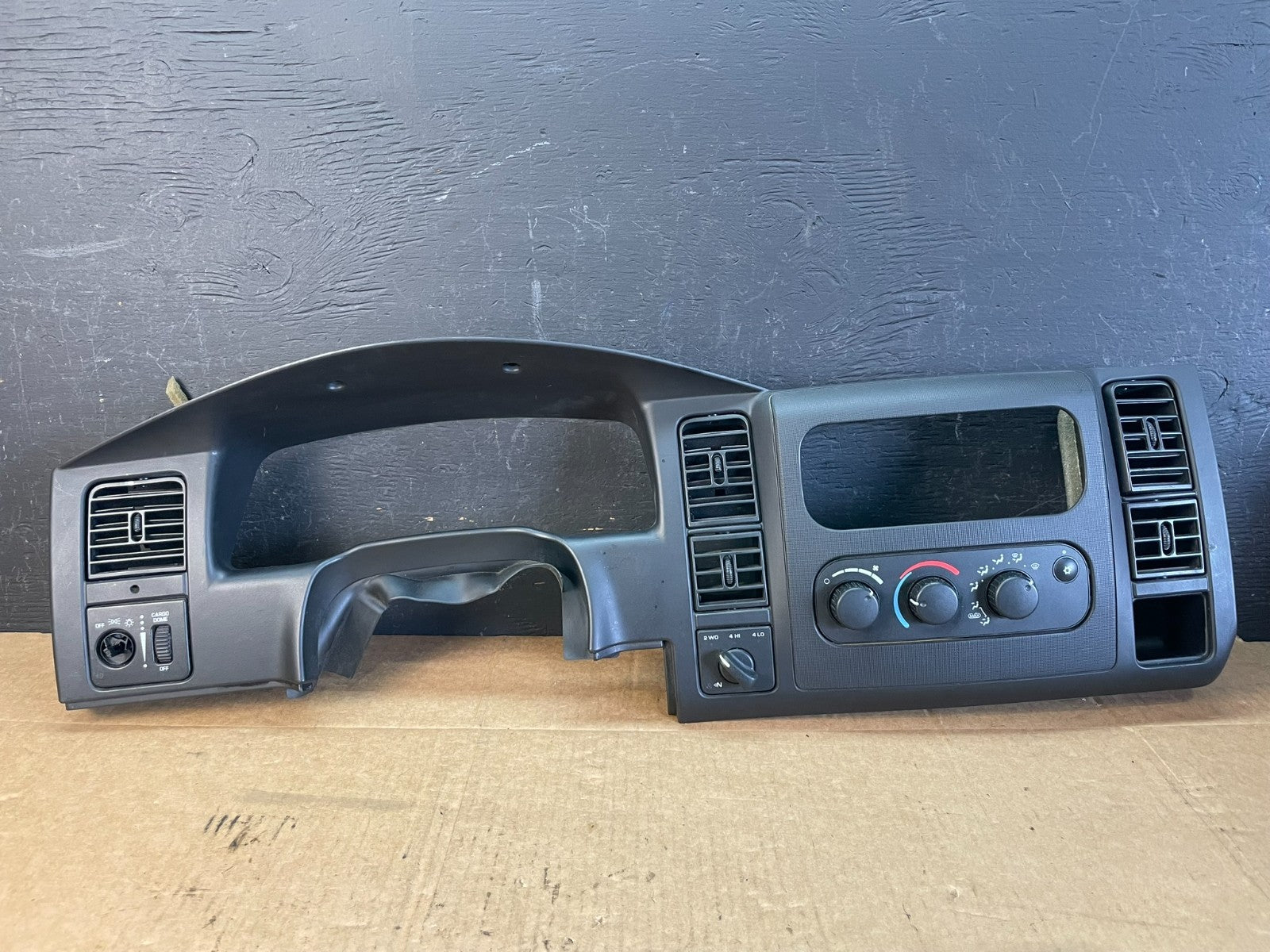 2002-2005 Dodge Ram Speedometer Radio Climate Control Air Vent Bezel AC5237 DG0