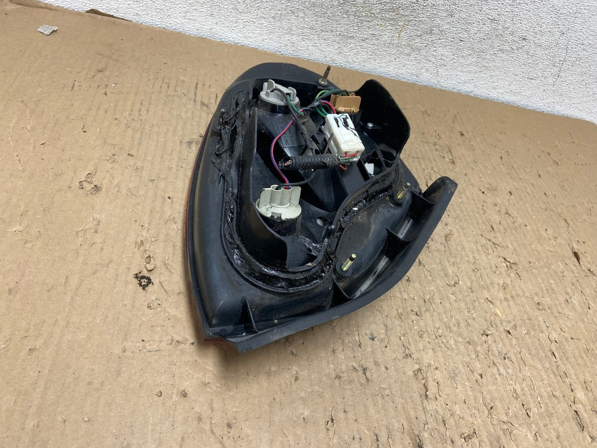 2000 to 2001 Nissan Maxima Right Passenger Rh Side Tail Light AH2968 LK6