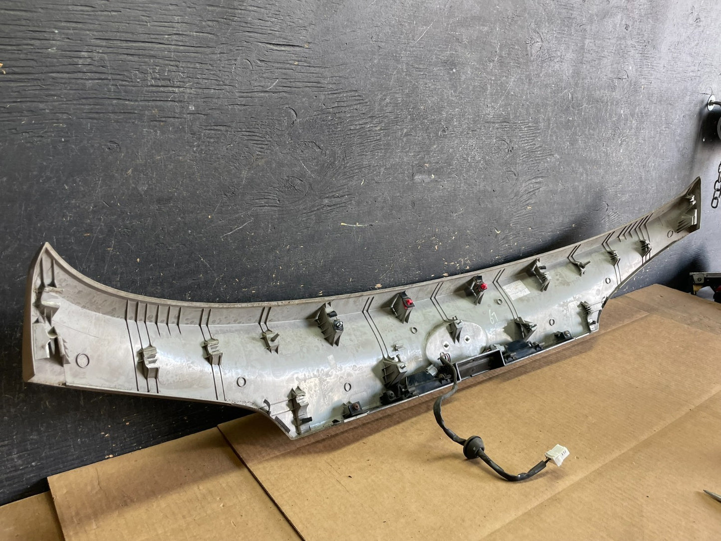 2011 to 2015 Hyundai Tucson Liftgate Tailgate Trunk Trim Molding AA8981 DG7