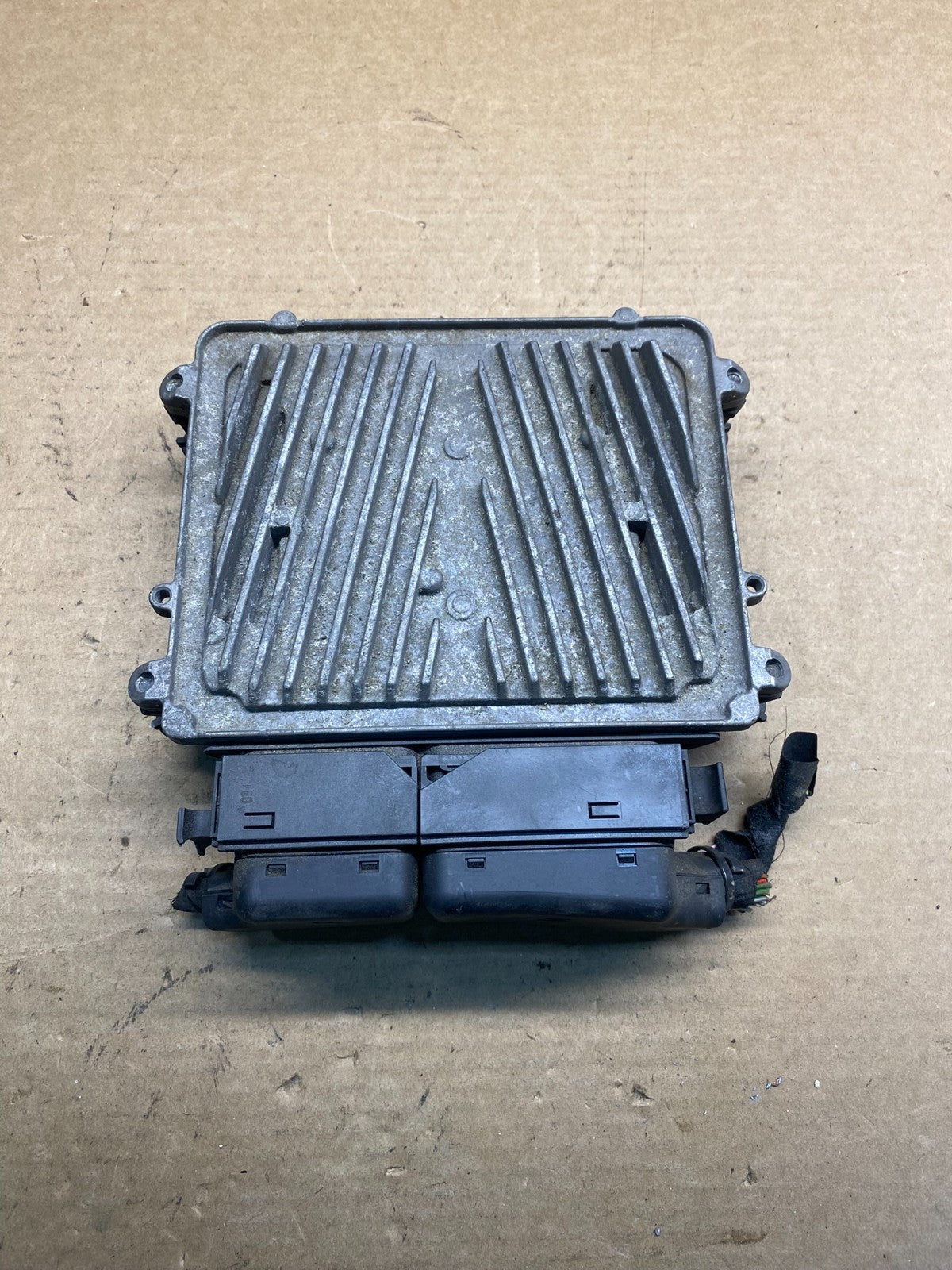 2008 to 2012 Mercedes C300 E350 Engine Computer Module ECM ECU AD9985 DG1