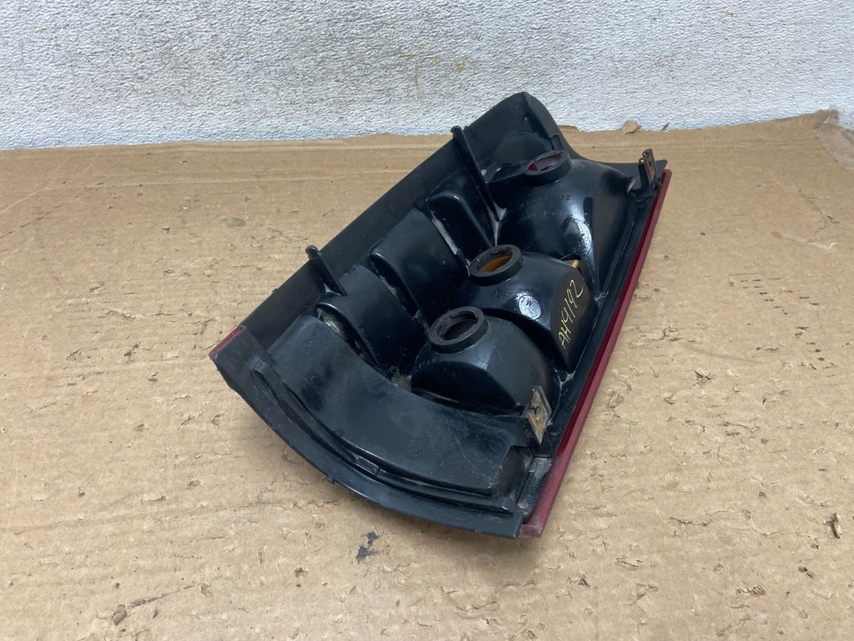 1999-2002 Chevrolet Silverado 1500 Right Passenger Side Tail Light AH9192 LK4