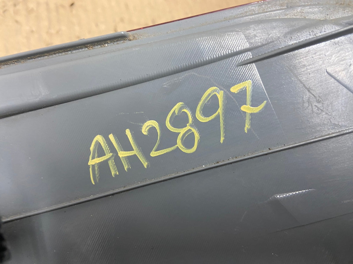 2008 2009 2010 Honda Odyssey Left Driver LH Side Tail Light AH2897 LK7